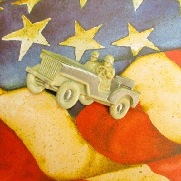 WWII MILITARY Home Front Jeep Soldiers Brooch ~ VINTAGE Military Jeep Book Piece - Picture 12 of 16